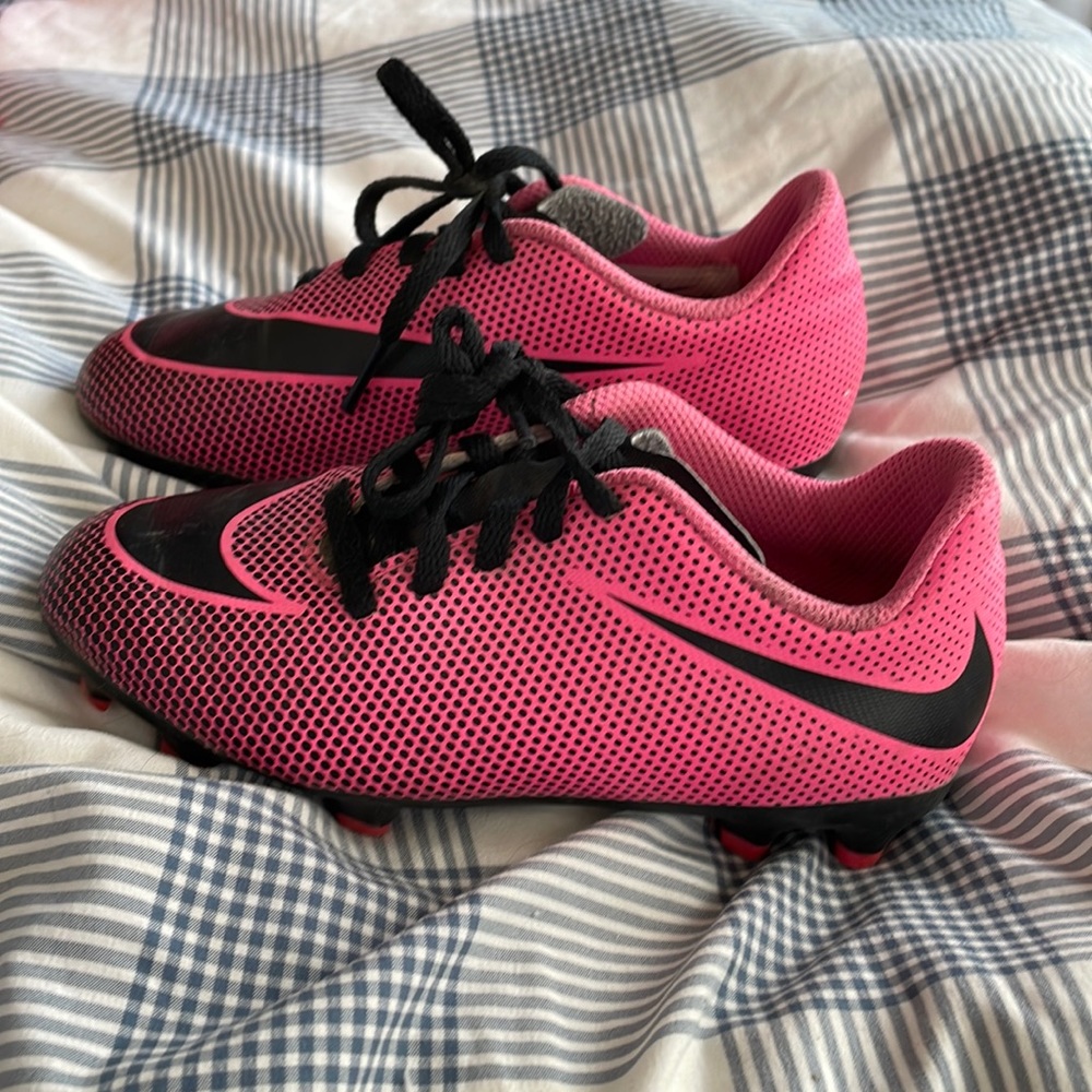Nike Soccer Cleats Pink Size 11C